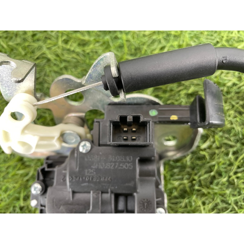 Замок багажника (кузов и элементы) AUDI A8 D4 2011 4,2 4H0827505