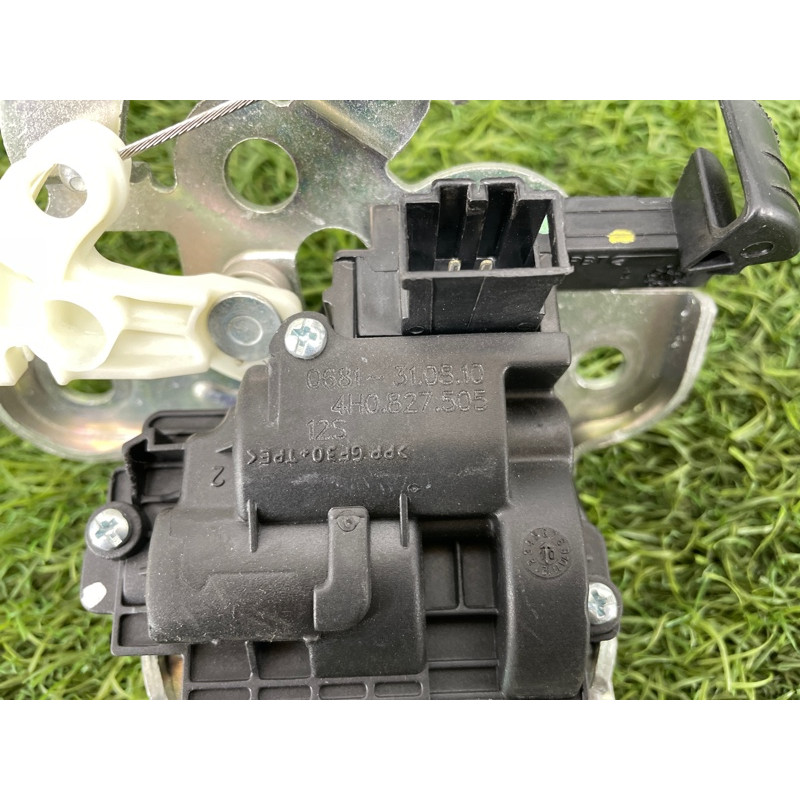 Замок багажника (кузов и элементы) AUDI A8 D4 2011 4,2 4H0827505
