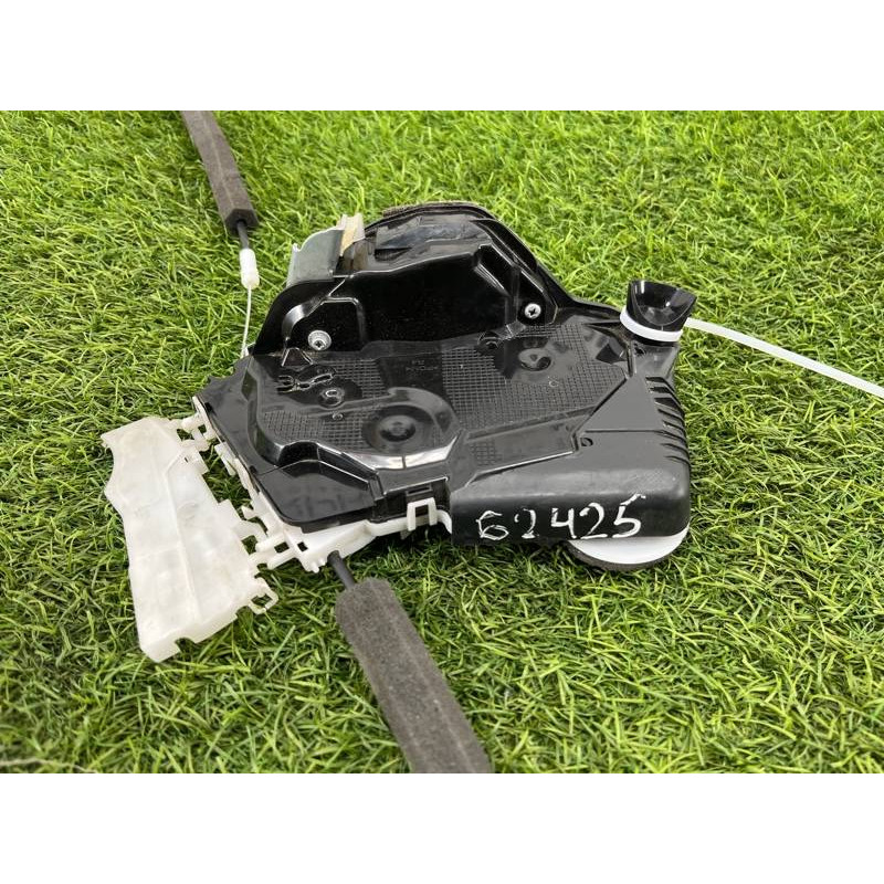 Замок дверей (кузов і елементи) Subaru Forester SK 2020 2.5 61032SJ140