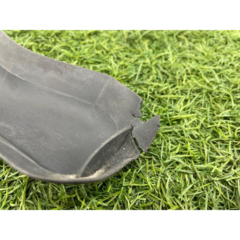 Уплотнитель крыла (кузов и элементы) AUDI A4 B9 2017 2.0L 8W0821112