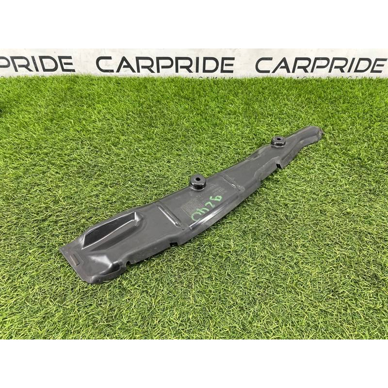 Уплотнитель крыла (кузов и элементы) AUDI A4 B9 2017 2.0L 8W0821112