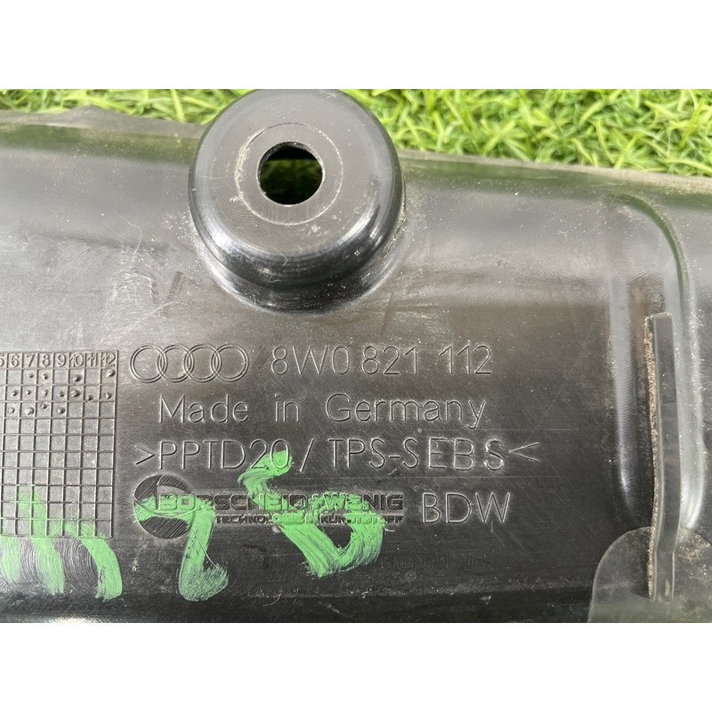 Уплотнитель крыла (кузов и элементы) AUDI A4 B9 2017 2.0L 8W0821112