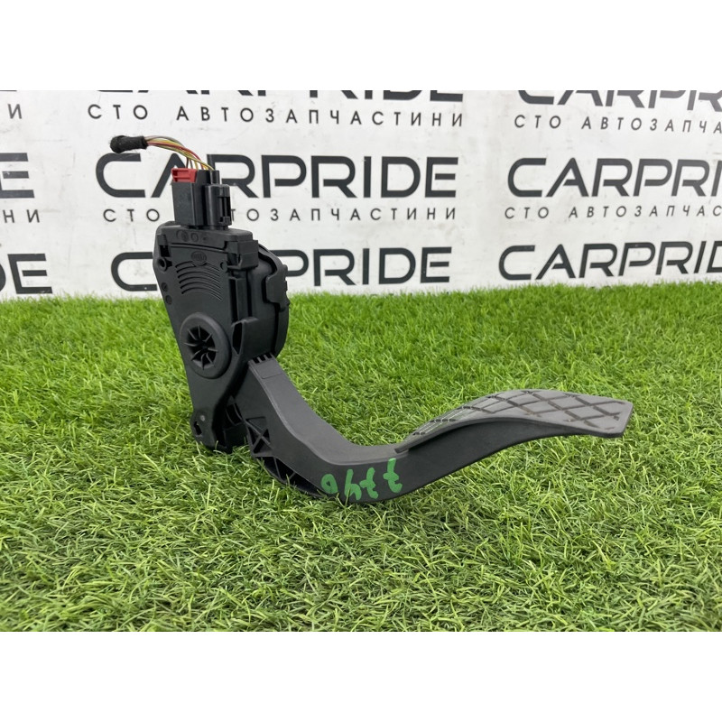 Педаль газа (электрика двигателя) Audi Q5 8R 2012 3.2 CALB 8K1723523A