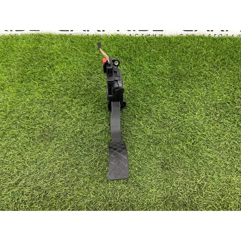 Педаль газа (электрика двигателя) Audi Q5 8R 2012 3.2 CALB 8K1723523A