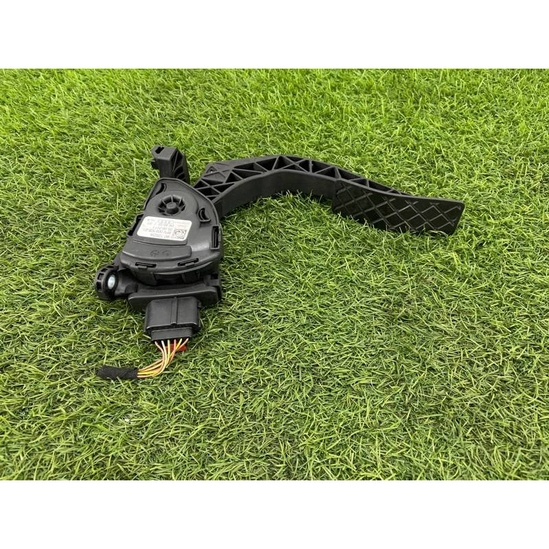 Педаль газа (электрика двигателя) Audi Q5 8R 2012 3.2 CALB 8K1723523A