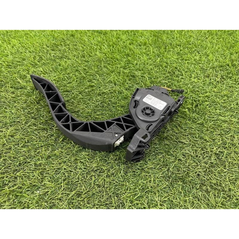 Педаль газа (электрика двигателя) Audi Q5 8R 2012 3.2 CALB 8K1723523A