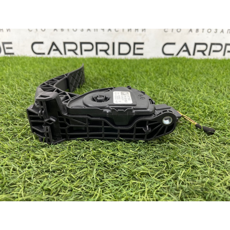 Педаль газа (электрика двигателя) Audi Q5 8R 2012 3.2 CALB 8K1723523A