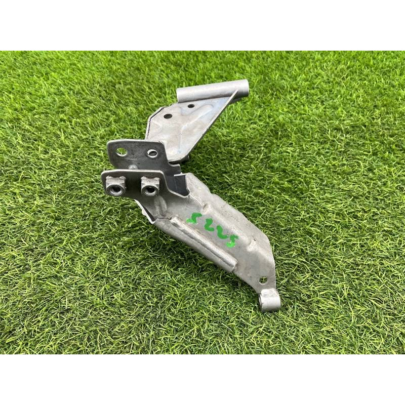 Кронштейн подушки двигателя (кронштейны двигателя) AUDI A8 D4 2011 4,2 4H0399059C