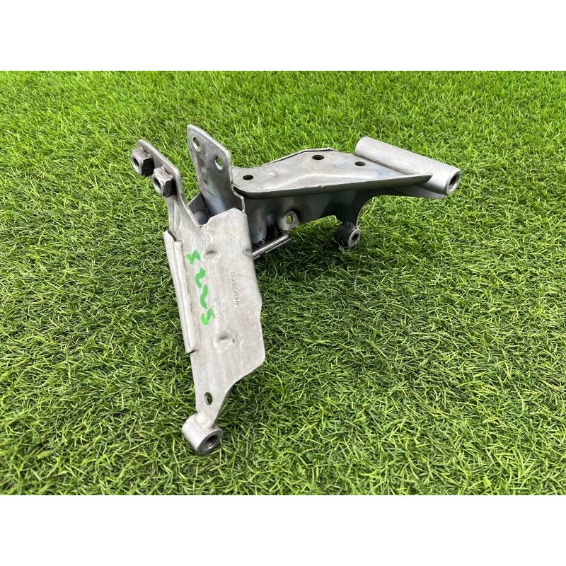 Кронштейн подушки двигателя (кронштейны двигателя) AUDI A8 D4 2011 4,2 4H0399059C