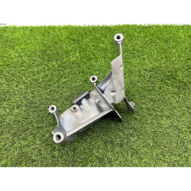 Кронштейн подушки двигателя (кронштейны двигателя) AUDI A8 D4 2011 4,2 4H0399059C