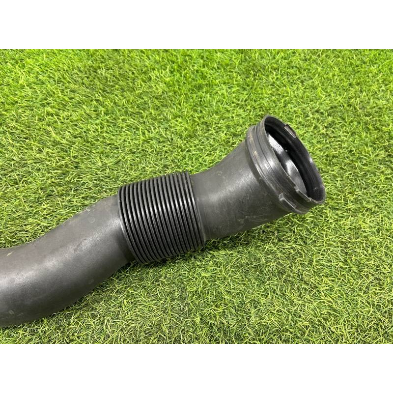 Патрубок воздушного фильтра (впускная система) AUDI A8 D4 2011 4,2 4H0129615D