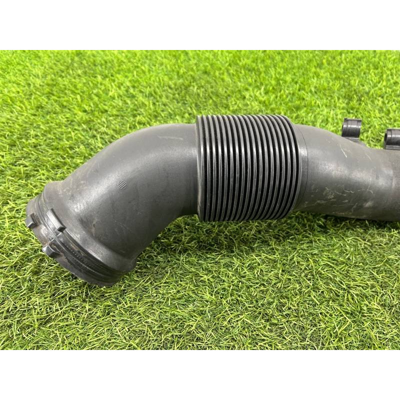 Патрубок воздушного фильтра (впускная система) AUDI A8 D4 2011 4,2 4H0129616G