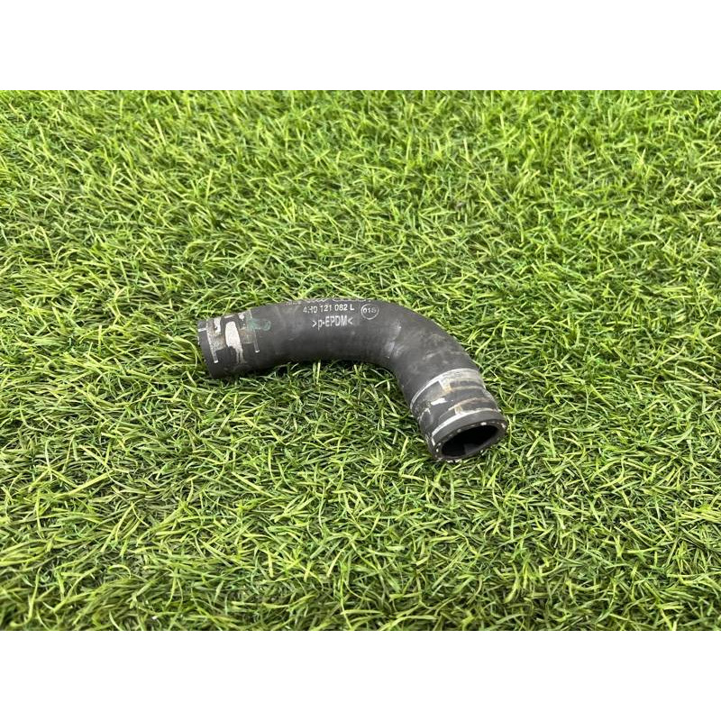 Патрубок (система охлаждения) AUDI A8 D4 2011 4,2 4H0121082L