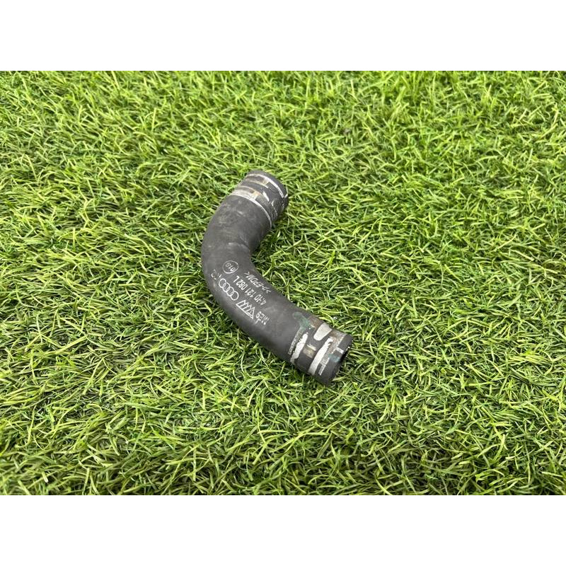 Патрубок (система охлаждения) AUDI A8 D4 2011 4,2 4H0121082L