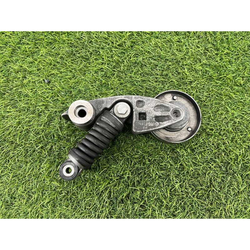 Ролик натяжной (двигатель и элементы) AUDI A8 D4 2011 4,2 079903133AM