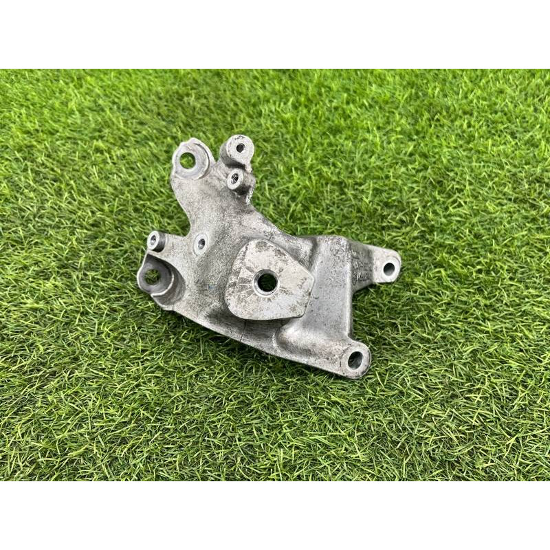 Кронштейн двигателя (кронштейны двигателя) AUDI A8 D4 2011 4,2 4H0199307AC