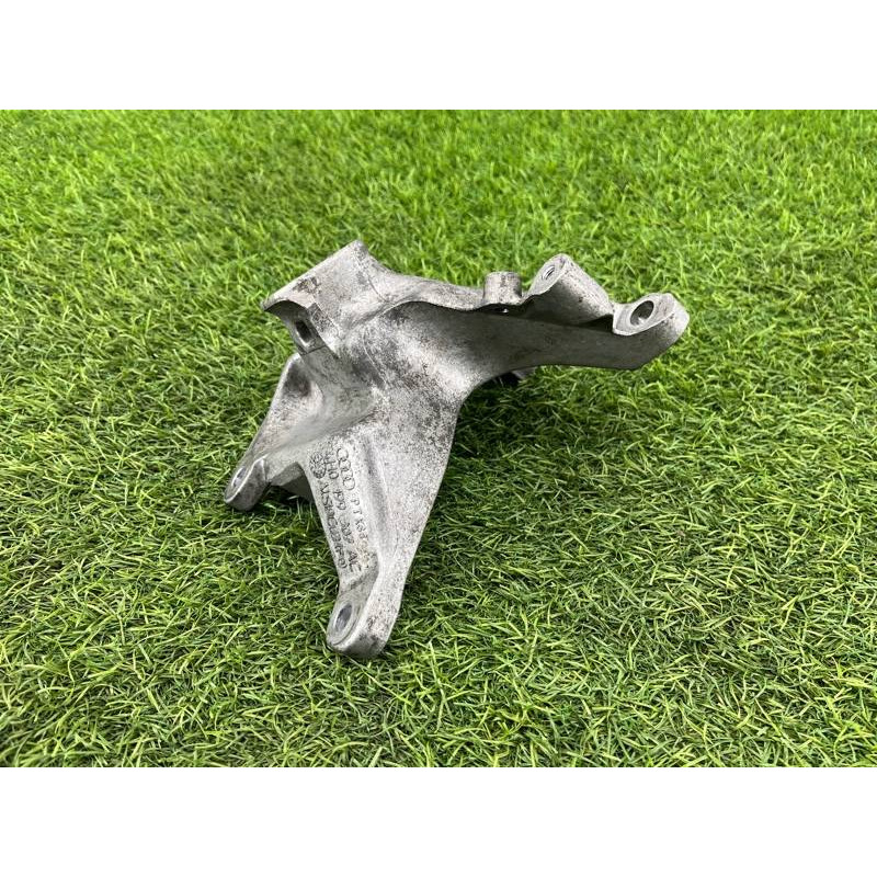 Кронштейн двигателя (кронштейны двигателя) AUDI A8 D4 2011 4,2 4H0199307AC