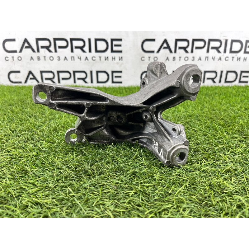 Кронштейн двигателя (кронштейны двигателя) AUDI A8 D4 2011 4,2 4H0199307AC