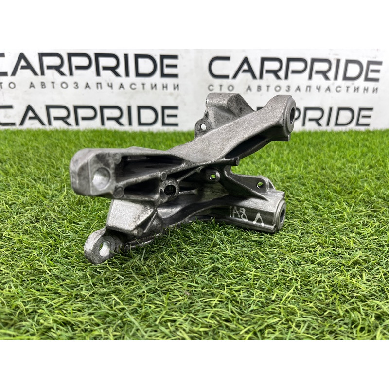 Кронштейн двигателя (кронштейны двигателя) AUDI A8 D4 2011 4,2 4H0199307AC