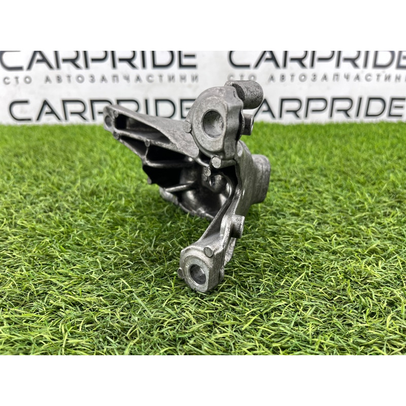 Кронштейн двигателя (кронштейны двигателя) AUDI A8 D4 2011 4,2 4H0199307AC