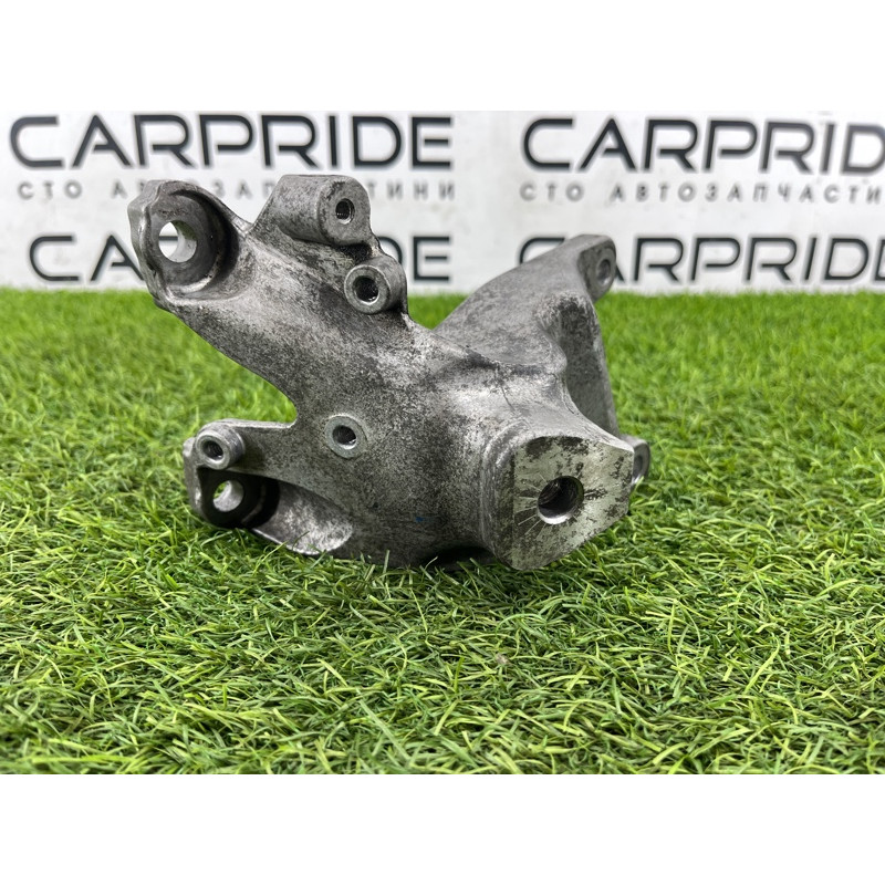 Кронштейн двигателя (кронштейны двигателя) AUDI A8 D4 2011 4,2 4H0199307AC