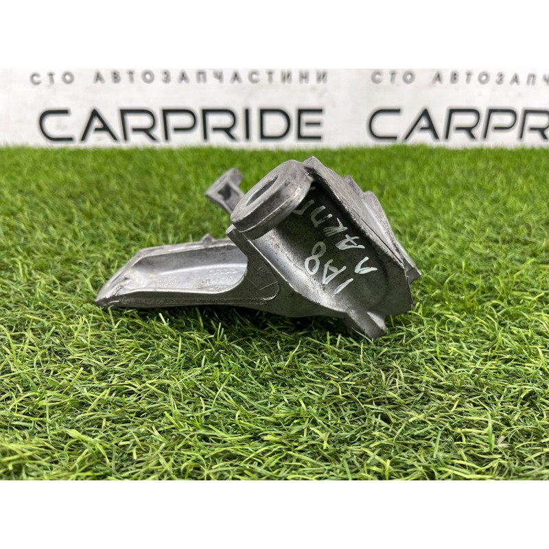 Кронштейн КПП (трансмиссия) AUDI A8 D4 2011 4,2 4H0399113E