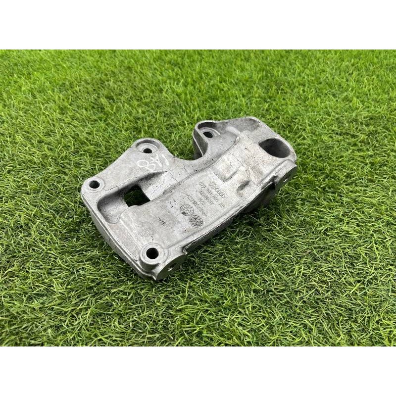 Кронштейн генератора (кронштейны двигателя) AUDI A8 D4 2011 4,2 079903805AF