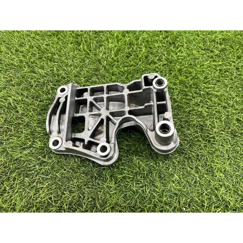 Кронштейн генератора (кронштейны двигателя) AUDI A8 D4 2011 4,2 079903805AF