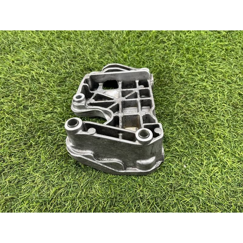 Кронштейн генератора (кронштейны двигателя) AUDI A8 D4 2011 4,2 079903805AF