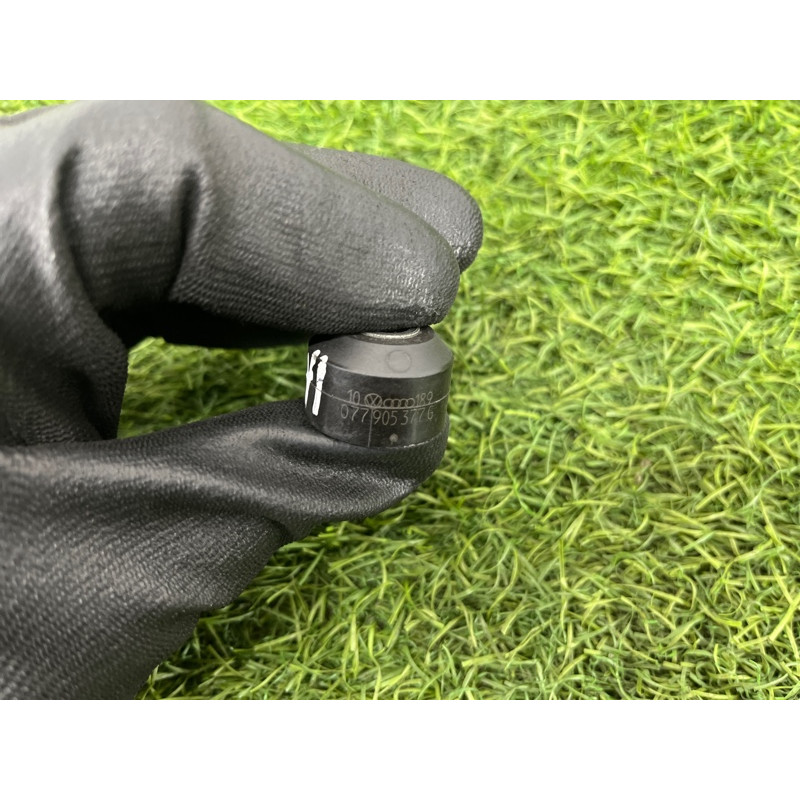 Датчик детонации (электрика двигателя) AUDI A8 D4 2011 4,2 077905377G