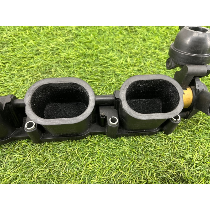 Коллектор впускной (впускная система) AUDI A8 D4 2011 4,2 079133110AS