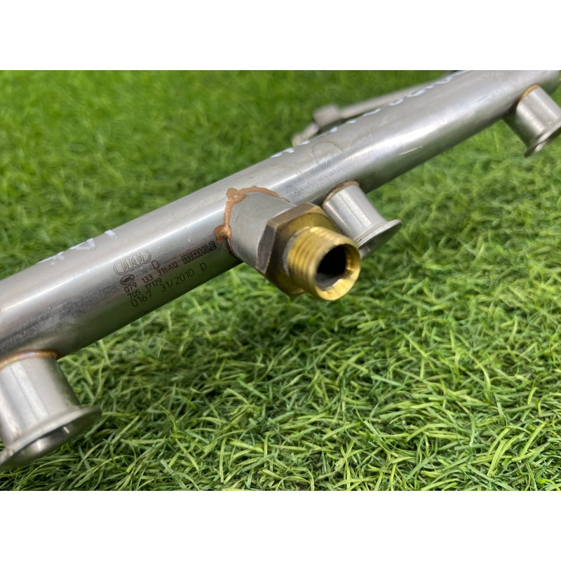 Топливная рампа (топливная система) AUDI A8 D4 2011 4,2 079133316AM