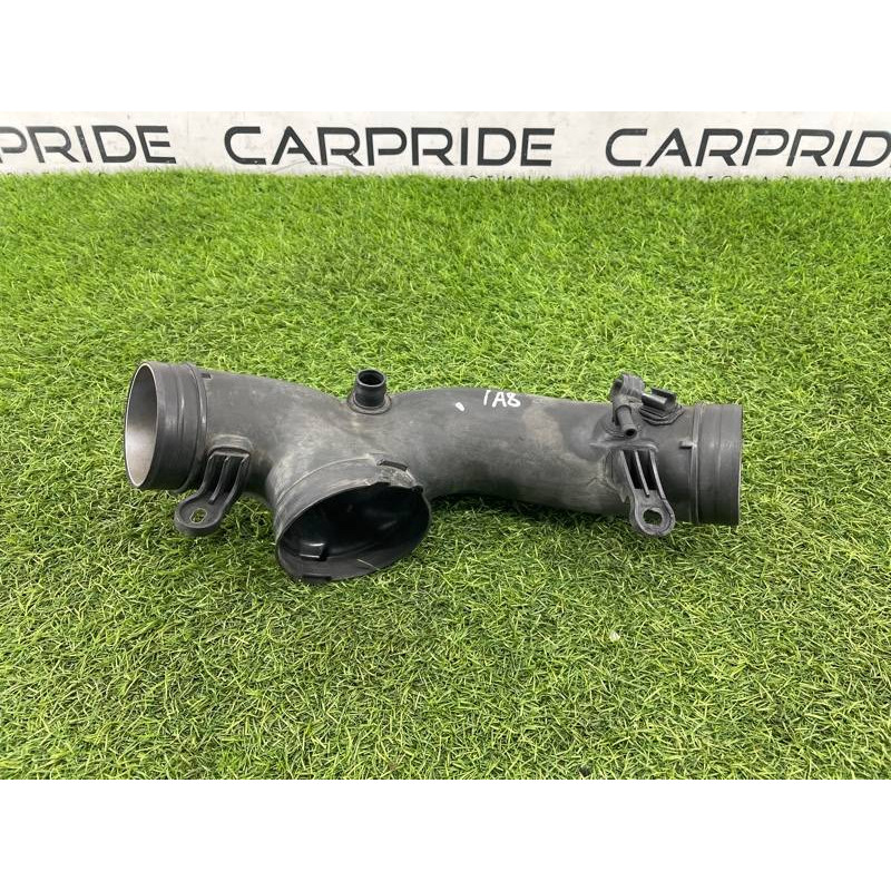 Патрубок воздушного фильтра (впускная система) AUDI A8 D4 2011 4,2 4H0129711D