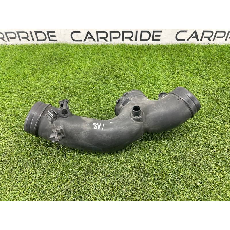 Патрубок воздушного фильтра (впускная система) AUDI A8 D4 2011 4,2 4H0129711D