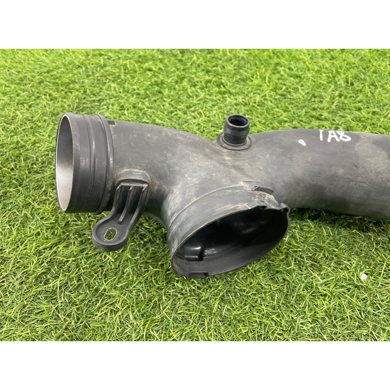 Патрубок воздушного фильтра (впускная система) AUDI A8 D4 2011 4,2 4H0129711D