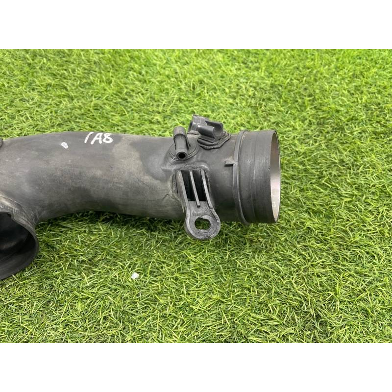 Патрубок воздушного фильтра (впускная система) AUDI A8 D4 2011 4,2 4H0129711D