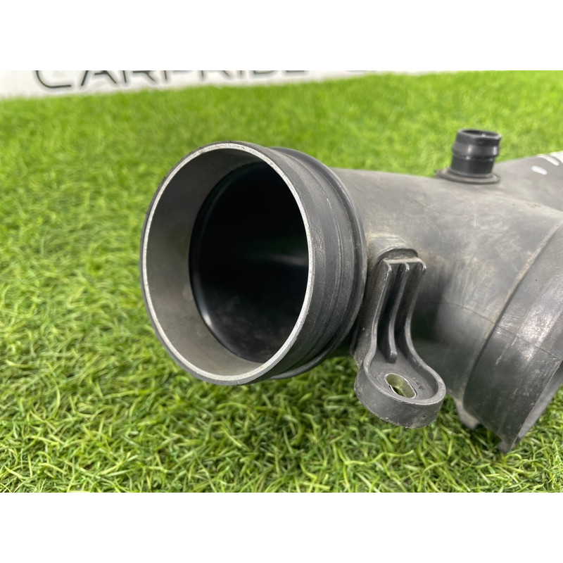 Патрубок воздушного фильтра (впускная система) AUDI A8 D4 2011 4,2 4H0129711D