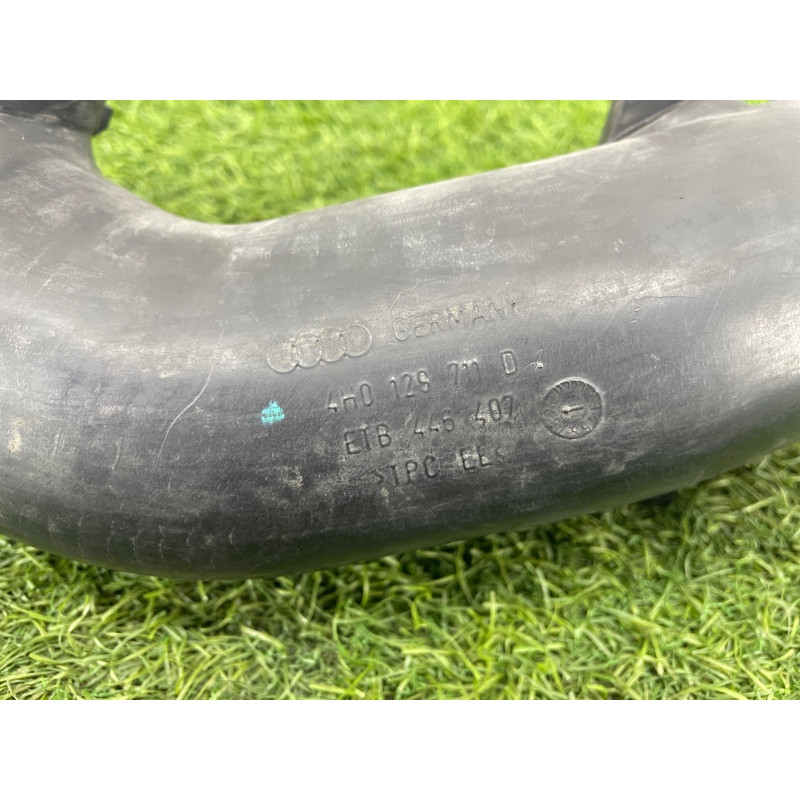 Патрубок воздушного фильтра (впускная система) AUDI A8 D4 2011 4,2 4H0129711D