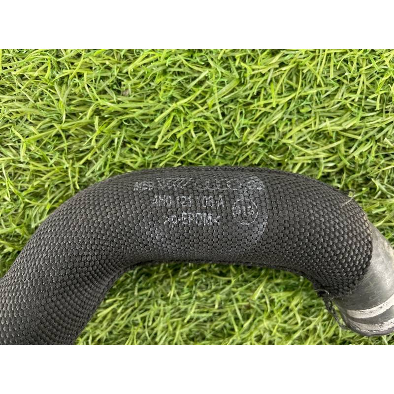 Патрубок (система охлаждения) AUDI A8 D4 2011 4,2 4H0121108A