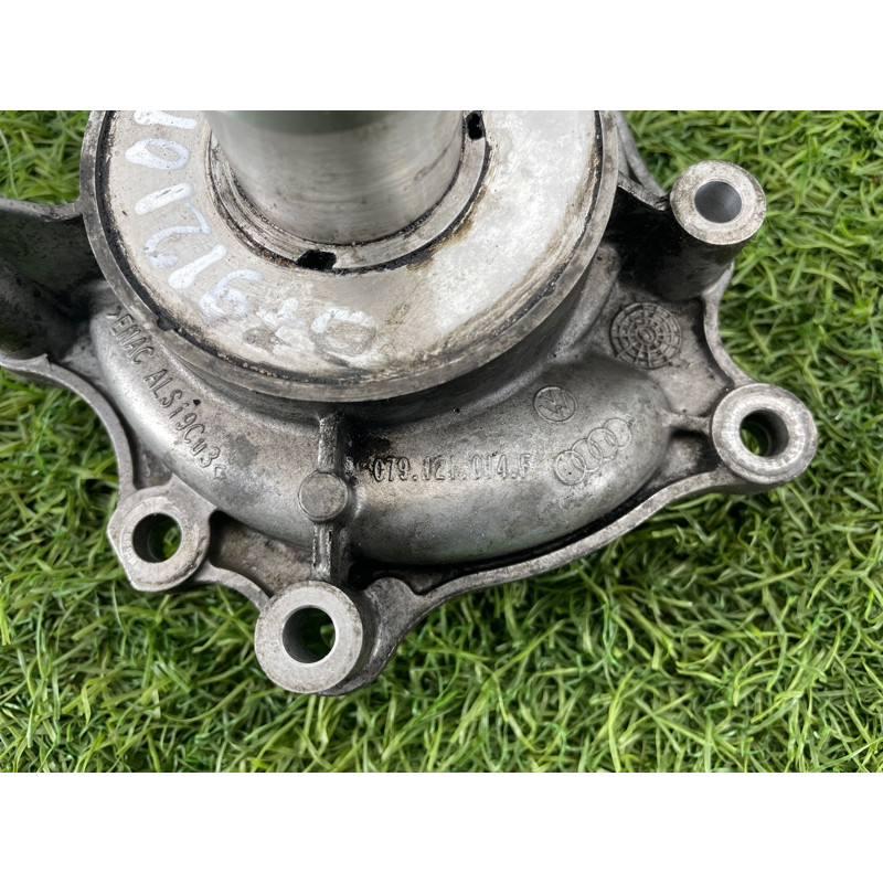 Помпа (система охлаждения) AUDI A8 D4 2011 4,2 079121014F