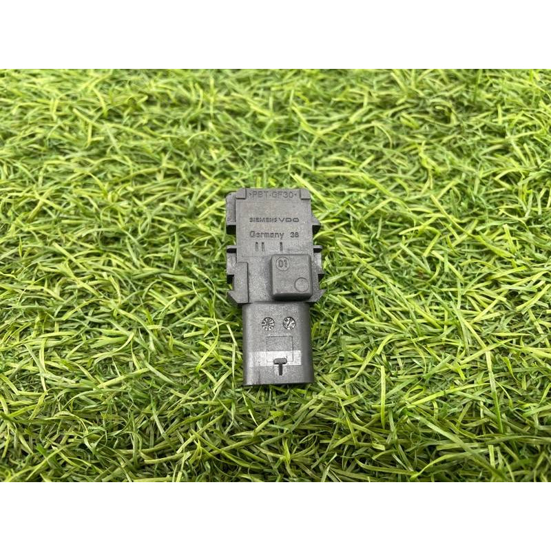 Датчик давления (электрика / датчики) AUDI A8 D4 2011 4,2 06E906052