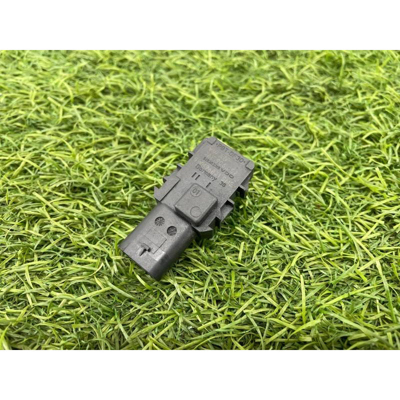 Датчик давления (электрика / датчики) AUDI A8 D4 2011 4,2 06E906052