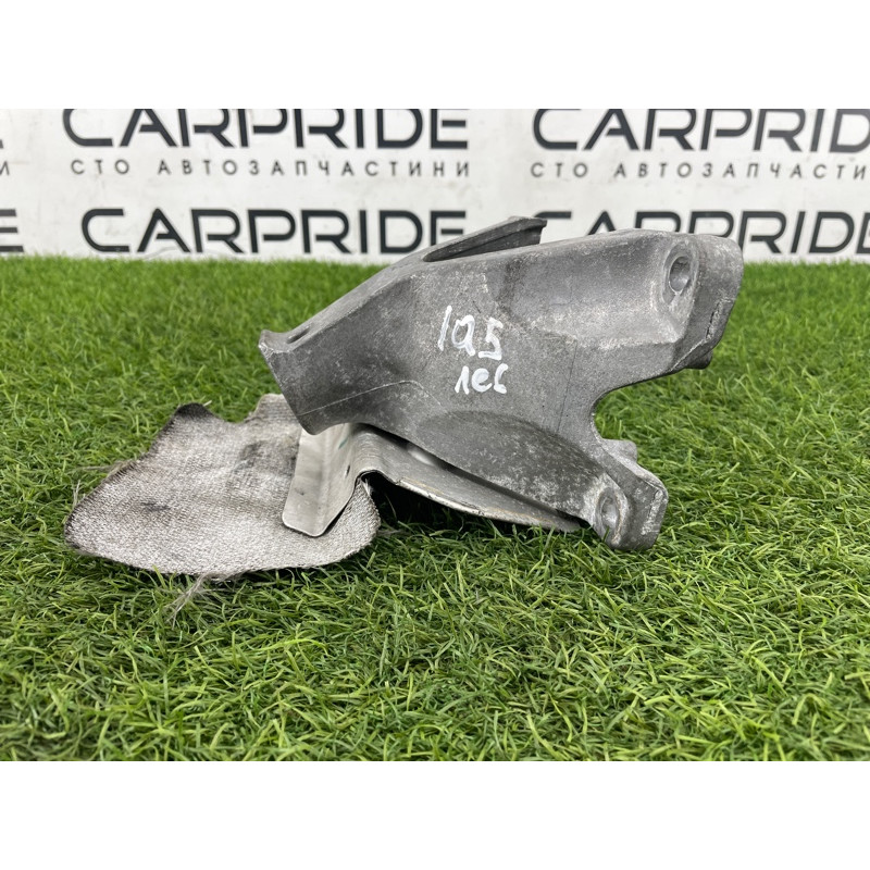 Кронштейн подушки двигателя (кронштейны двигателя) Audi Q5 8R 2012 3.2 CALB 8K0199307BF