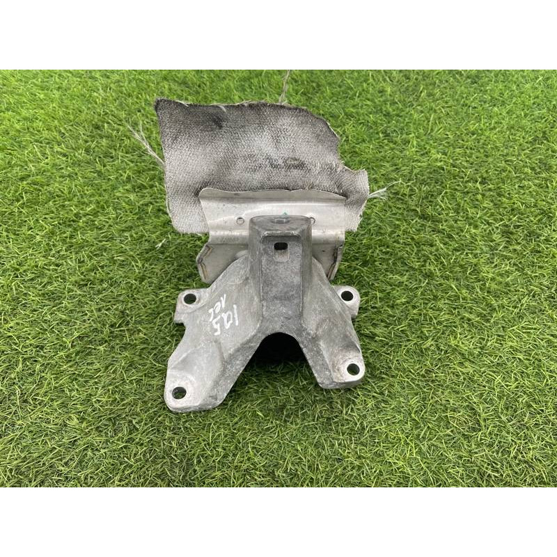 Кронштейн подушки двигателя (кронштейны двигателя) Audi Q5 8R 2012 3.2 CALB 8K0199307BF