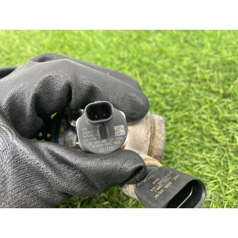 ТНВД (топливная система) Audi Q5 8R 2012 3.2 CALB 06E127025Q