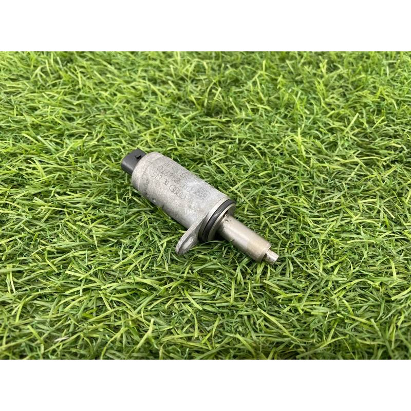 Клапан электромагнитный (электрика) Audi Q5 8R 2012 3.2 CALB 06E103697G