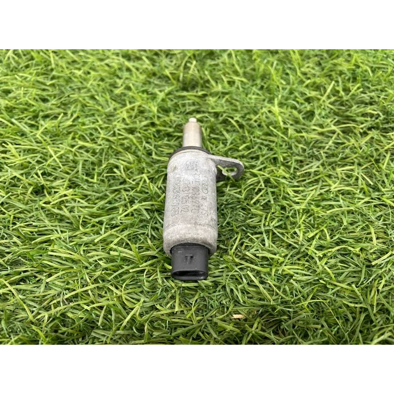 Клапан электромагнитный (электрика) Audi Q5 8R 2012 3.2 CALB 06E103697G