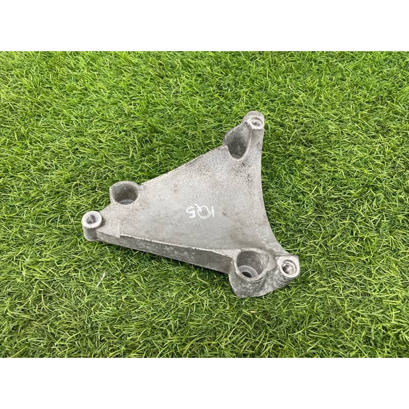 Кронштейн компрессора кондиционера (кронштейны двигателя) Audi Q5 8R 2012 3.2 CALB 06E260835C