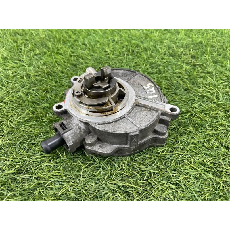 Вакуумный насос (тормозная система) Audi Q5 8R 2012 3.2 CALB 06E145100M