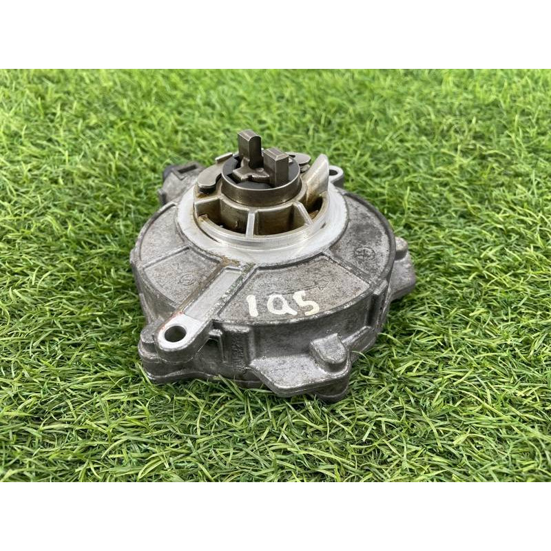 Вакуумный насос (тормозная система) Audi Q5 8R 2012 3.2 CALB 06E145100M